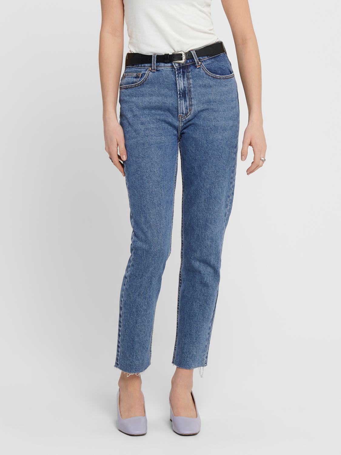 ONLEMILY HW STRAIGHT FIT JEANS
